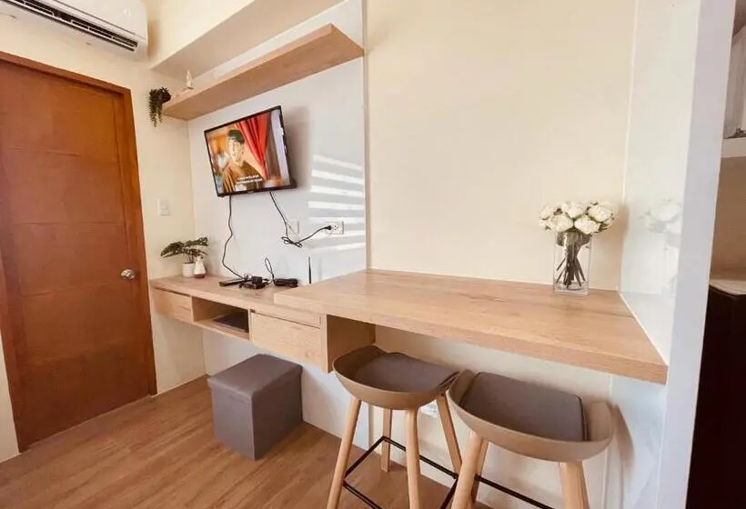 デラックストリプルルーム, Northwoods Place Condominium