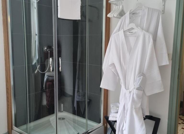 スタンダードルーム, Chez Jack Confolens