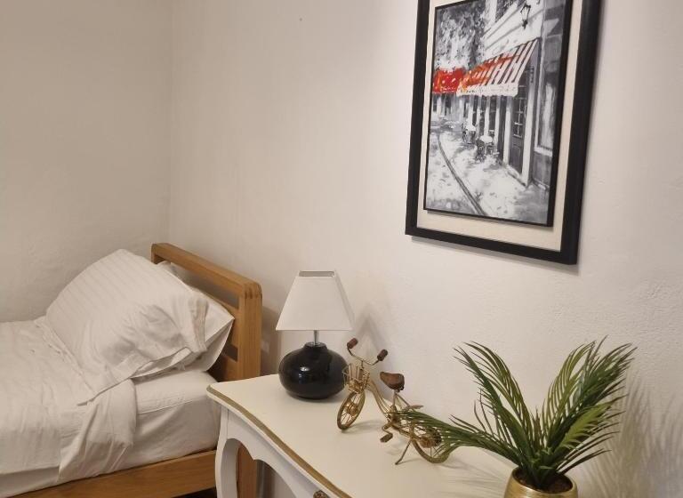 Deluxe room with river view, Chez Jack Confolens