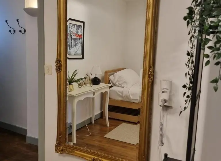 Deluxe room with river view, Chez Jack Confolens