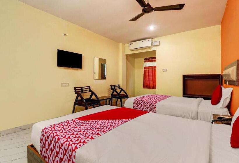 חדר קלאסי לשלושה, O Happy Grand