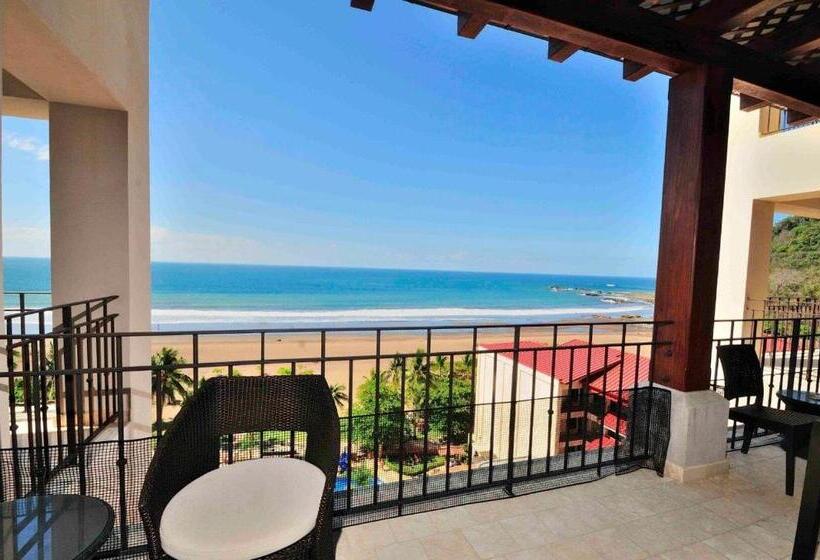 דירת חדר, Jaco Beach Front Condo In 5 Star Resort!
