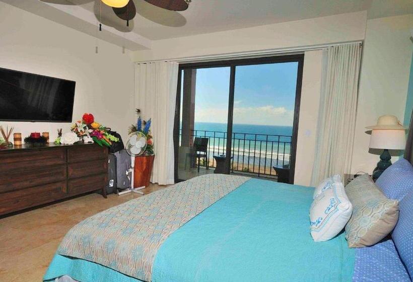 דירת חדר, Jaco Beach Front Condo In 5 Star Resort!
