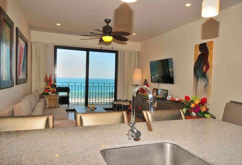 דירת חדר, Jaco Beach Front Condo In 5 Star Resort!