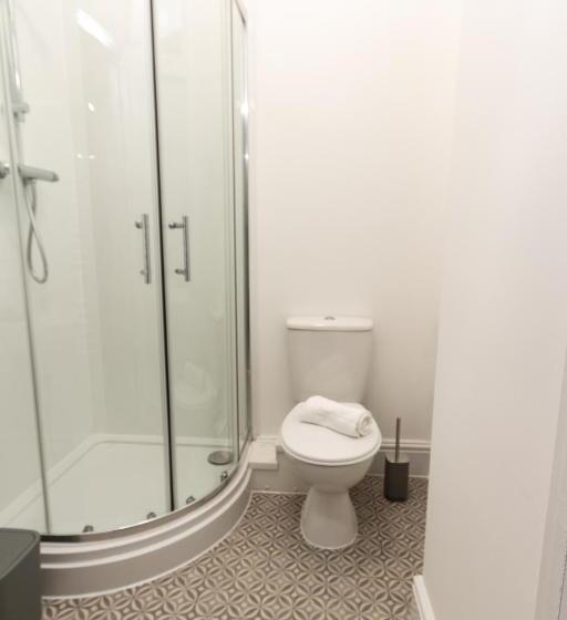 스탠다드 룸, Cosy And Chic Ensuites In Oldham Sociable House