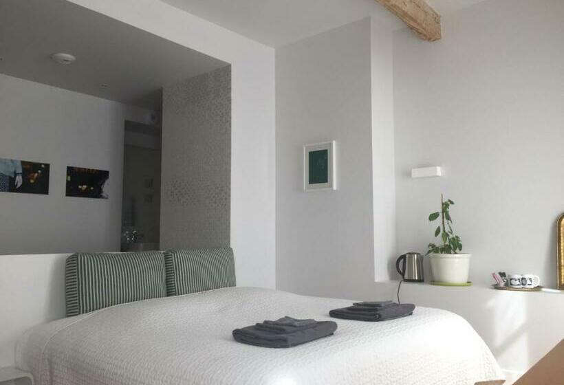 Стандартный Номер Кровать Кинг, B&b Le Chat Qui Dort