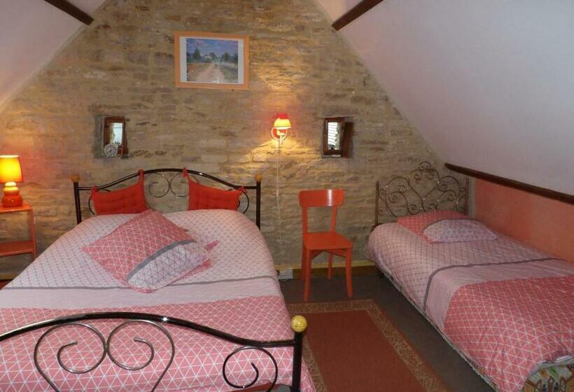 스탠다드 트리플 룸, Chambres Et Tables D Hôtes à L Auberge Touristique