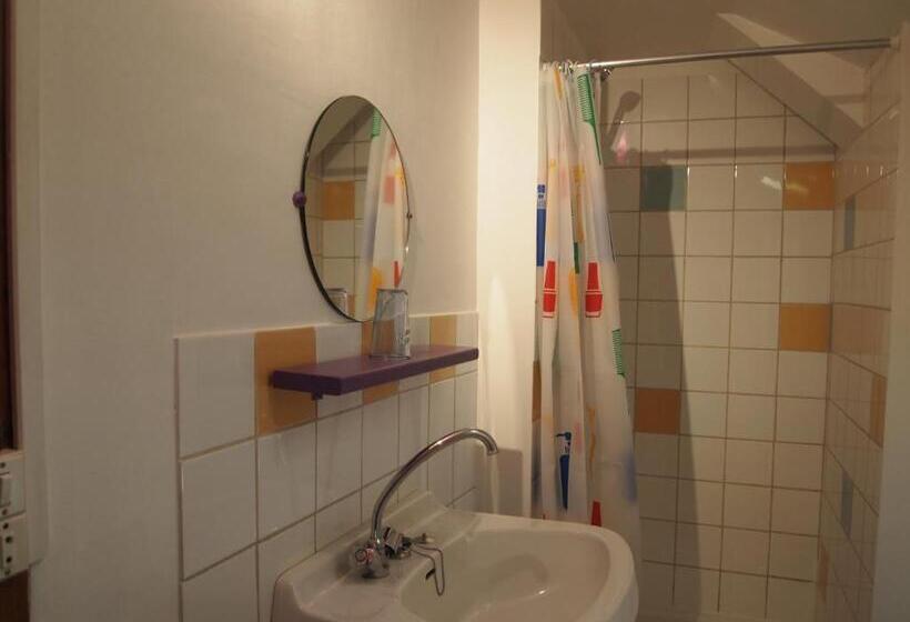 스탠다드 스튜디오, Chambres Et Tables D Hôtes à L Auberge Touristique