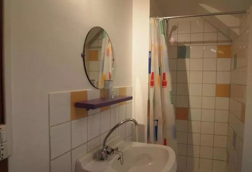 スタンダードスタジオ, Chambres Et Tables D Hôtes à L Auberge Touristique