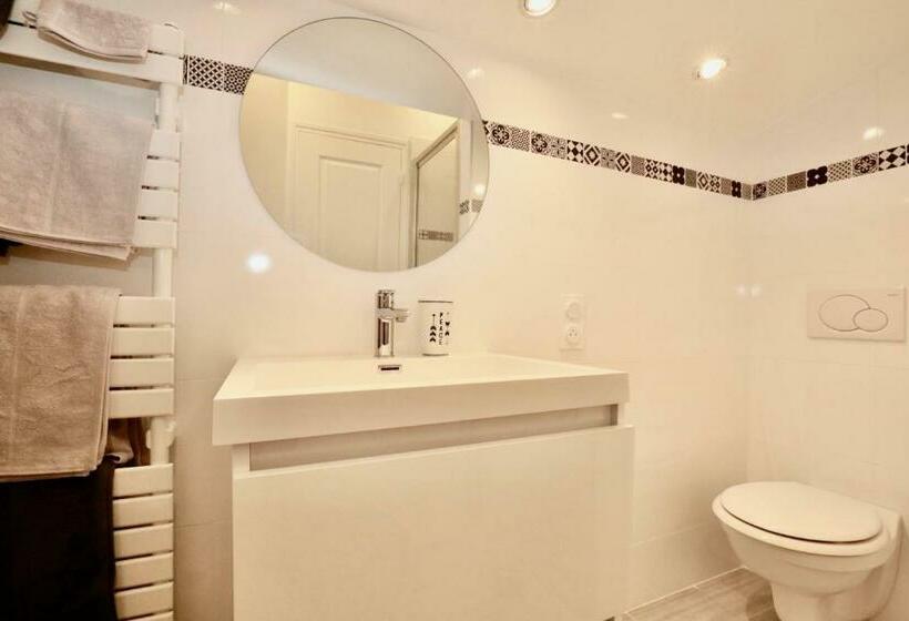 标准间, La Longère