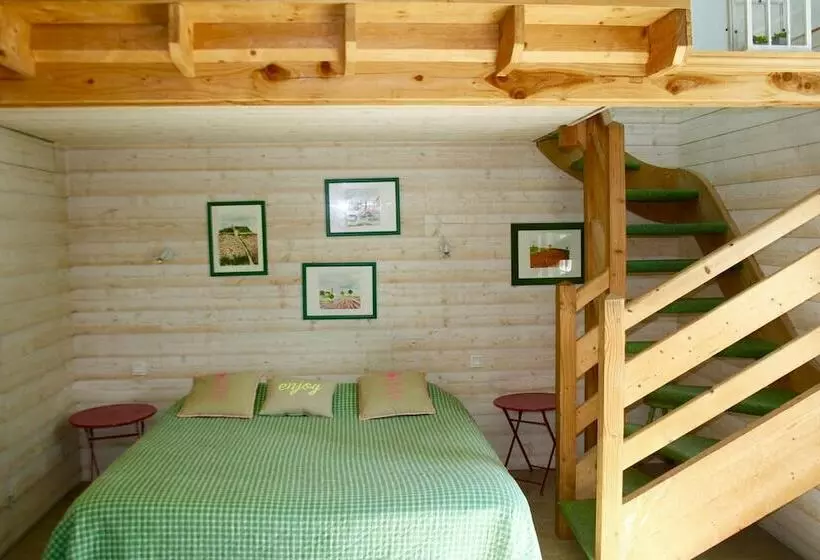 Perhesviitti, La Longère