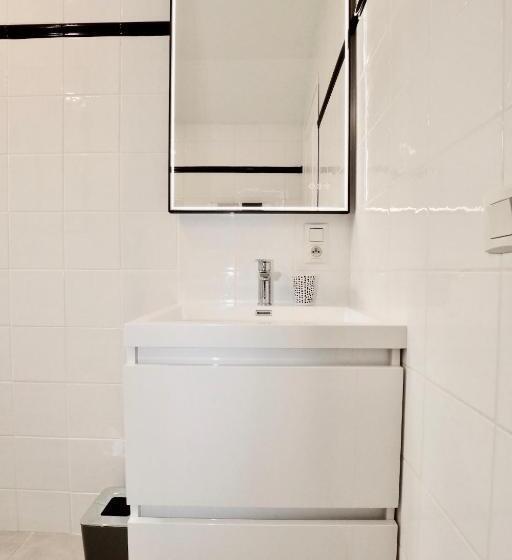 家庭套房, La Longère