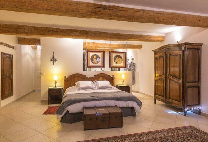 컴포트 룸, Moulin Sainte Anne