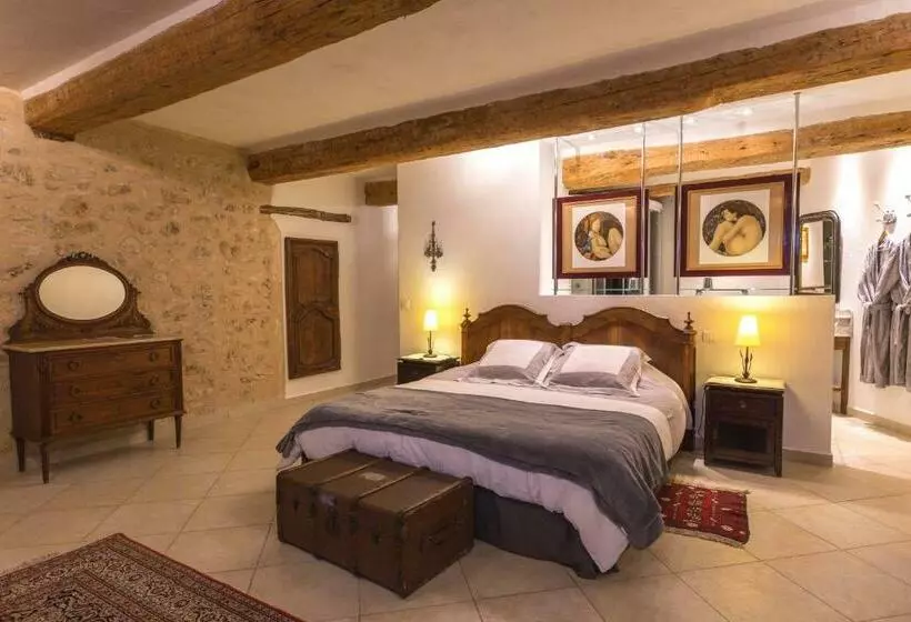 اتاق راحتی, Moulin Sainte Anne