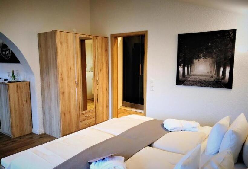 带大床的标准工作室, Ferienhotel Schwarzwälder Hof