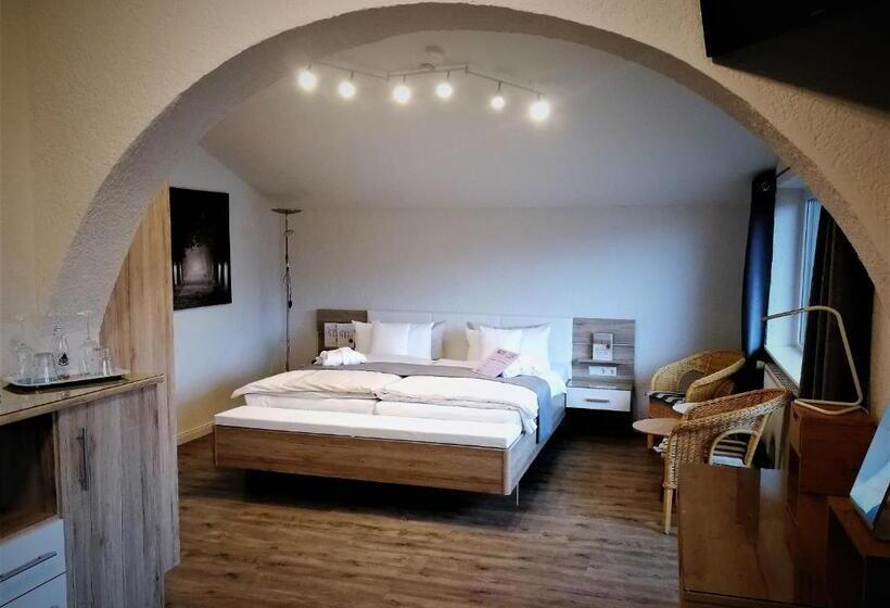 带大床的标准工作室, Ferienhotel Schwarzwälder Hof