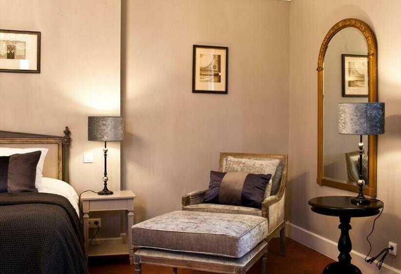 חדר סטנדרט נוף לבריכה, Château St Pierre De Serjac