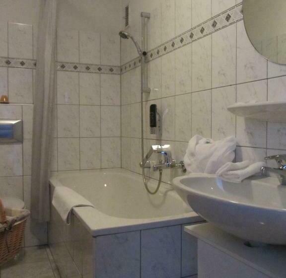 带阳台的豪华间, Ferienhotel Schwarzwälder Hof