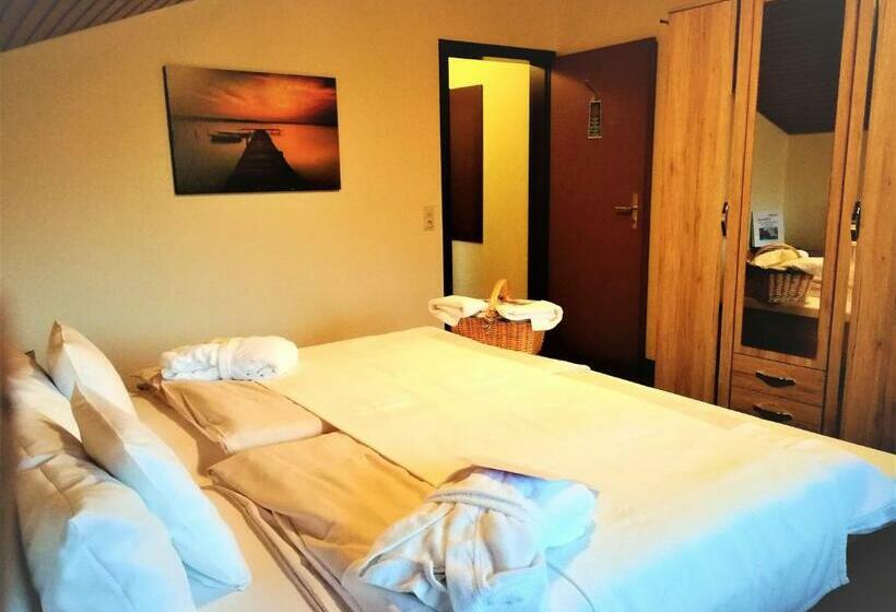 带阳台的豪华间, Ferienhotel Schwarzwälder Hof