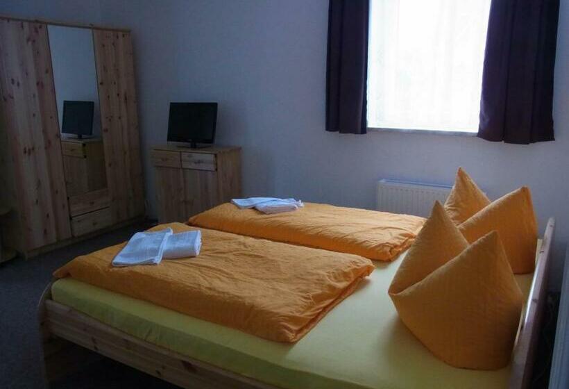 Standard-huone, Helenenhof