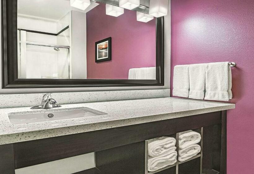 Номер Стандарт, La Quinta By Wyndham Dallas Grand Prairie North