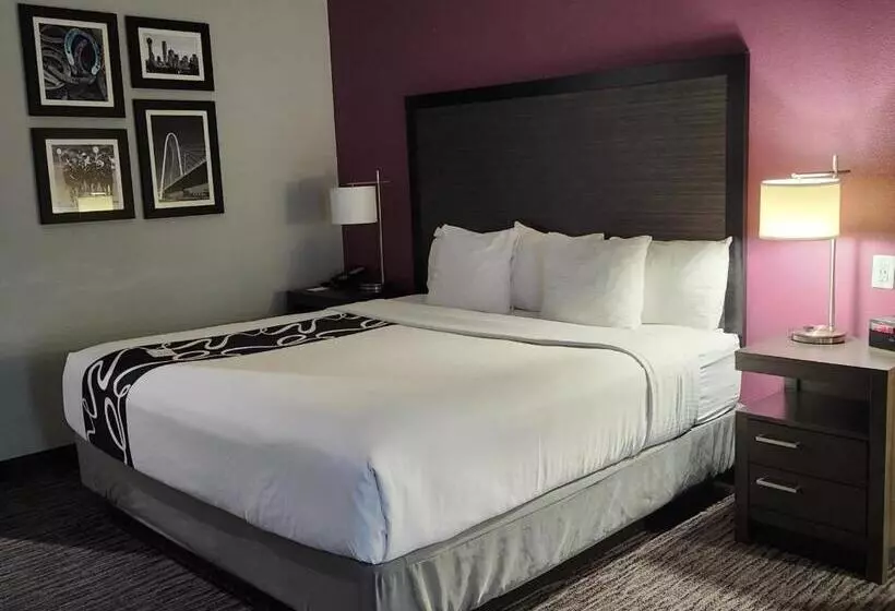 キングサイズベッドのスタンダードルーム, La Quinta By Wyndham Dallas Grand Prairie North