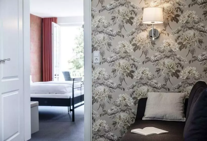 湖の見えるジュニアスイート, Villa Neugarten