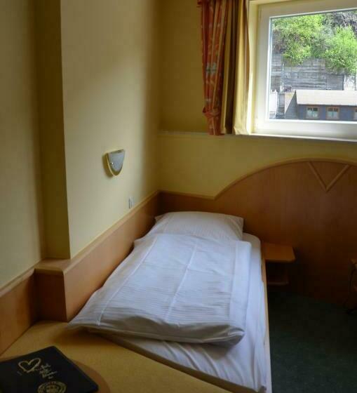 标准单人间, Zwei Mohren