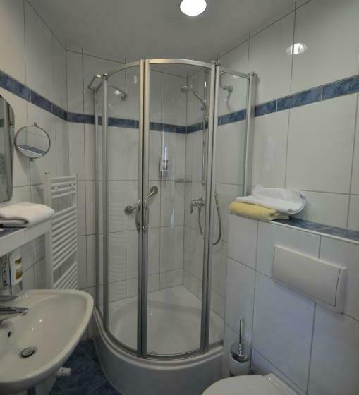 标准间, Zwei Mohren