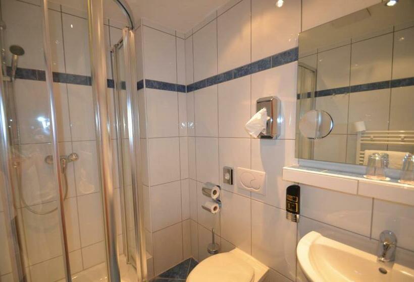 标准间, Zwei Mohren