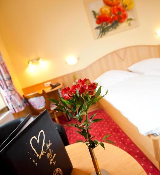 舒适型房间, Zwei Mohren