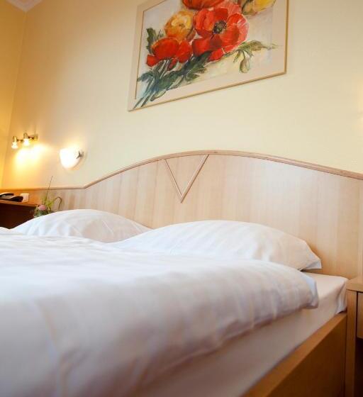 舒适型房间, Zwei Mohren