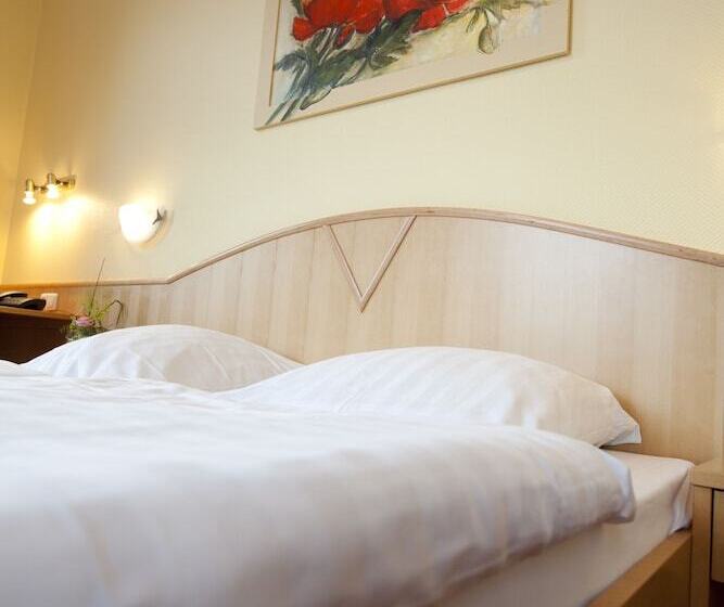 舒适型房间, Zwei Mohren