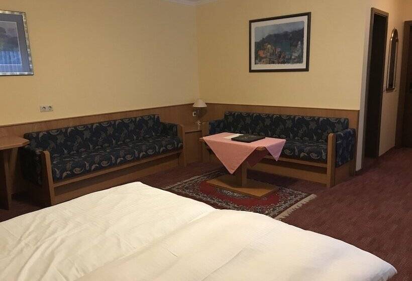 家庭间, Zwei Mohren