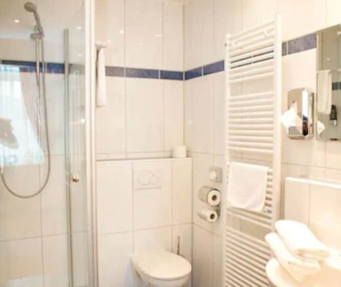 标准单人间, Zwei Mohren