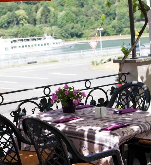 舒适型房间, Zwei Mohren