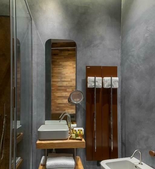 اتاق لوکس, Benci House