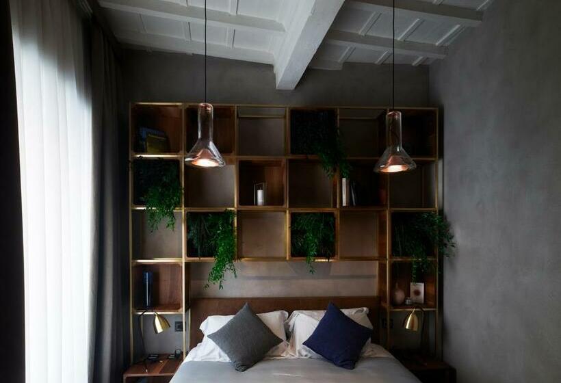 اتاق لوکس, Benci House