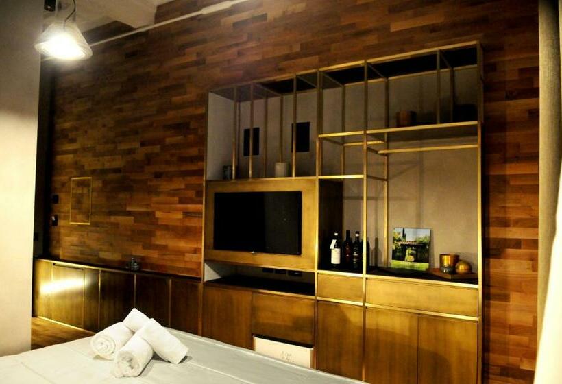 اتاق لوکس, Benci House