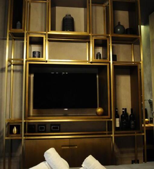 اتاق لوکس, Benci House