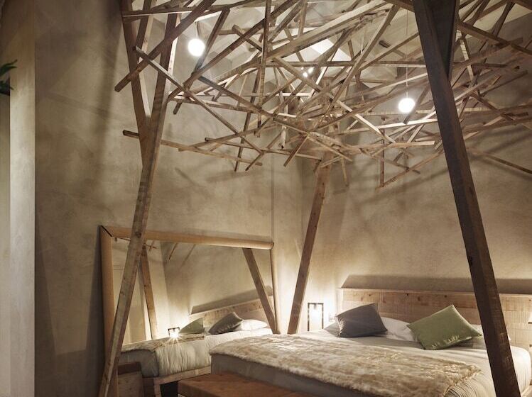 اتاق سوپریور, Benci House