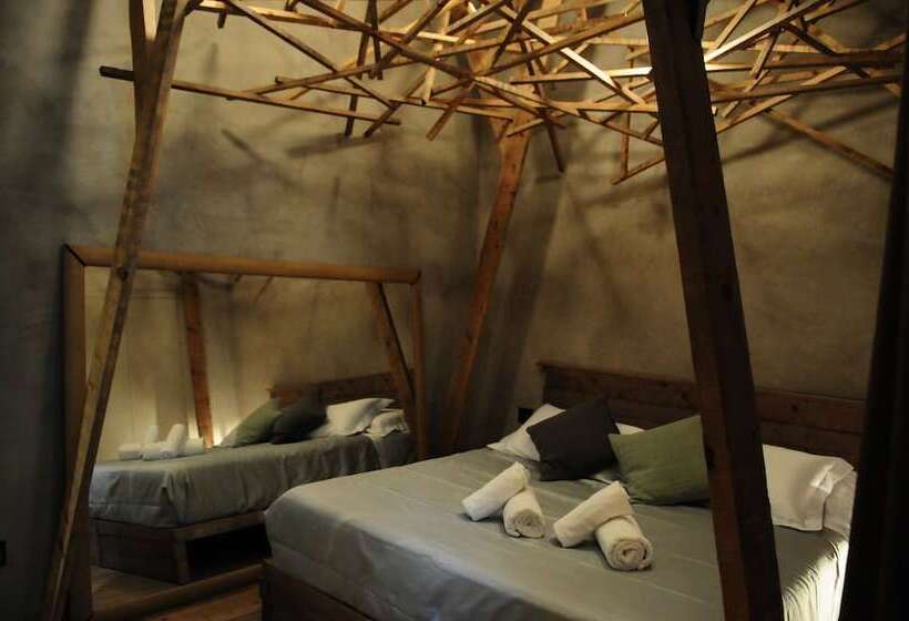 اتاق سوپریور, Benci House