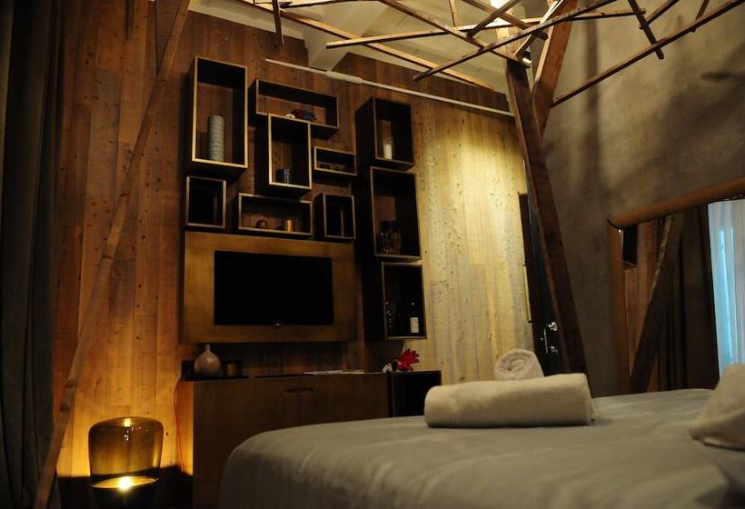 اتاق سوپریور, Benci House