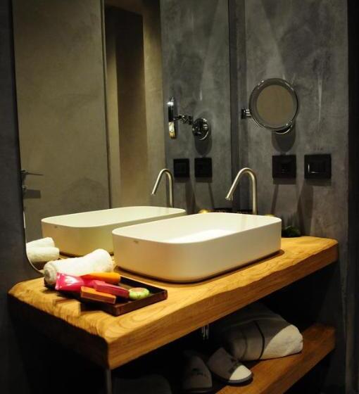 اتاق لوکس, Benci House