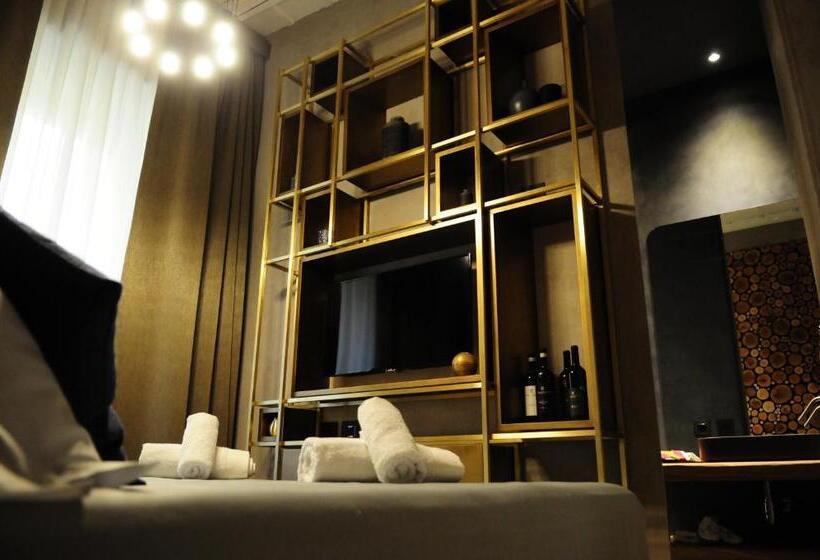 اتاق لوکس, Benci House