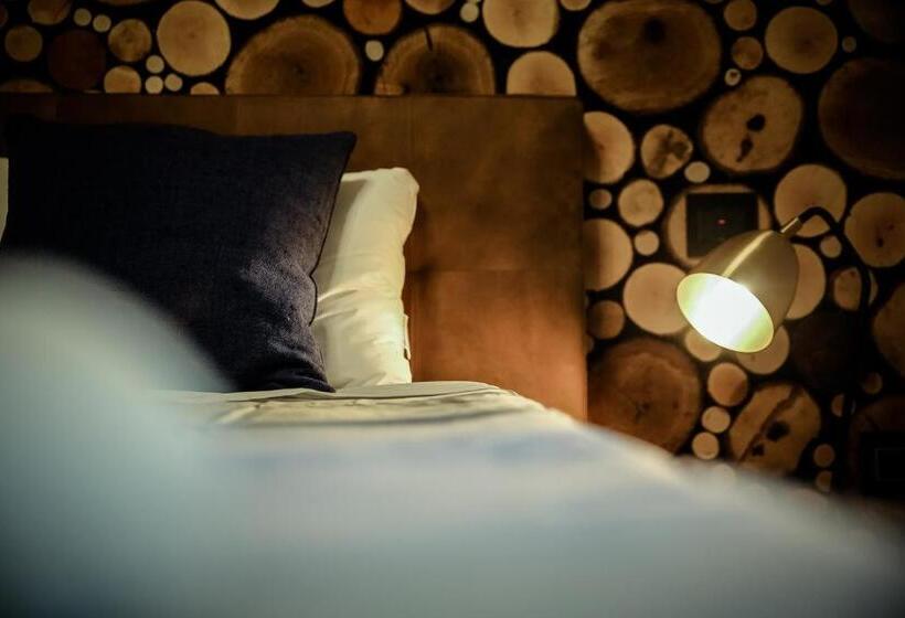 اتاق لوکس, Benci House