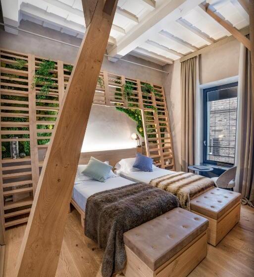 اتاق سوپریور, Benci House