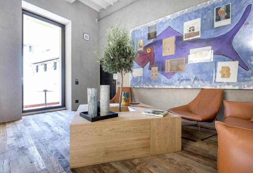 اتاق لوکس, Benci House