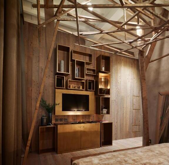 اتاق سوپریور, Benci House