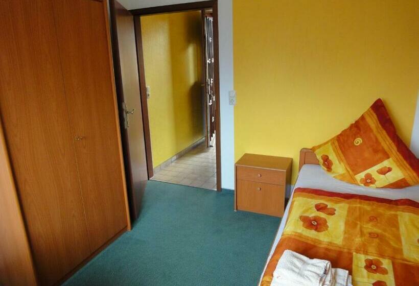 Индивидуальный Номер Классика, Schröder S Motel